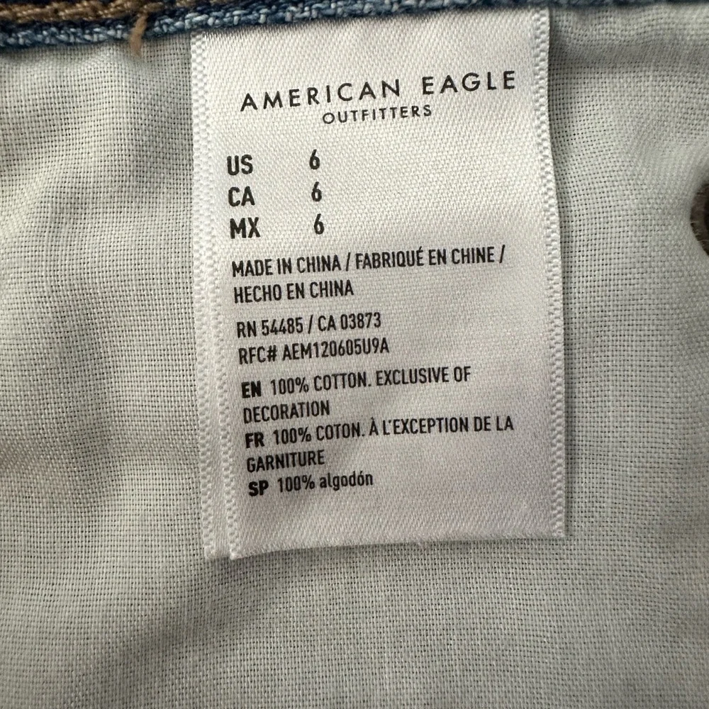 American Eagle 90’s Boyfriend Short Distressed‎ Denim Shorts Size 6
